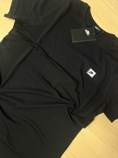Camisa Nike I Logo Swoosh na internet