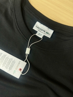 Camisa lacoste I Básica na internet
