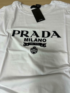 Camisa Prada I Logo Milano na internet