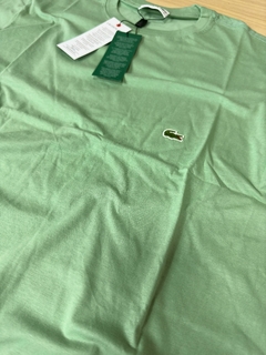 Camisa lacoste Importada Básica na internet