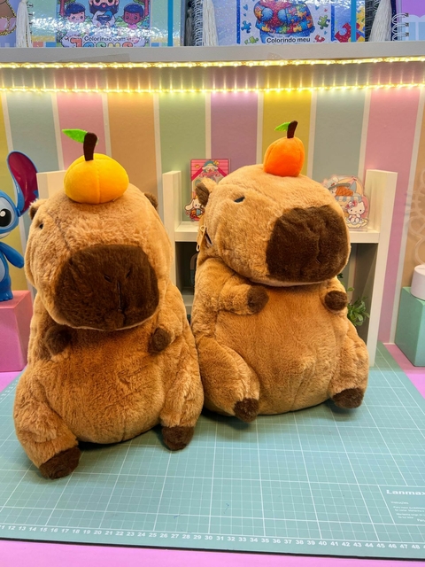 Mochila Capivara Pelúcia
