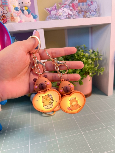 Chaveiro Capivara- Lanterna