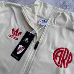 Campera River Plate 2025/26 en internet
