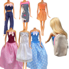 Kit com 6 Looks para bonecas BTYNA e Mochilinha de Brinde - comprar online