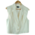 Colete feminino sem mangas na cor creme, com botões na parte frontal.
