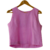 Colete de sarja na cor rosa claro jeane steiner, pendurado em um cabide.