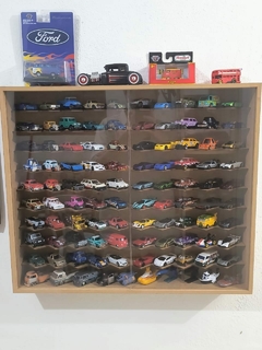 Imagem do Expositor Hot wheels 100 nichos 45º MDF Cru Tampa Acrilico