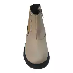 Batita con tachas y elastico en internet