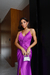 Vestido de festa longo alça com brilho, decote em V, detalhe em nó e fenda frontal - Roxo - Muzza | Vestidos de Festa para Madrinhas, Formandas e Convidadas