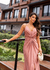 Vestido de festa longo alça com brilho, decote em V, detalhe em nó e fenda frontal - Rose - Muzza | Vestidos de Festa para Madrinhas, Formandas e Convidadas