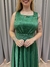 Vestido de festa longo decote quadrado, saia fluida e fenda - Verde Bandeira na internet