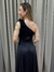 Imagem do Vestido de festa longo nula manga, com detalhe no ombro - Preto