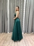 Vestido de festa longo com alça, saia evasê e fenda - Verde Esmeralda - loja online