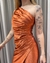 Vestido de festa longo nula manga, drapeado e com fenda frontal - Terracota - Muzza | Vestidos de Festa para Madrinhas, Formandas e Convidadas