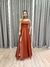 Vestido de festa longo com alça, saia evasê e fenda - Terracota