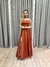 Vestido de festa longo com alça, saia evasê e fenda - Terracota - comprar online