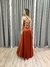 Vestido de festa longo com alça, saia evasê e fenda - Terracota - Muzza | Vestidos de Festa para Madrinhas, Formandas e Convidadas