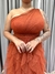 Vestido de festa longo nula manga, com babado na vertical e brilho - Terracota - loja online