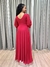 Vestido de festa longo com manga longa, decote em V e tecido fluido - Vermelho - Muzza | Vestidos de Festa para Madrinhas, Formandas e Convidadas