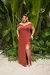 Vestido de festa longo alça, transpassado no busto e fenda - Terracota - comprar online