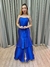 Vestido de festa longo tomara que caia, com saia em camada e fenda frontal - Azul Royal