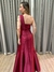 Vestido de festa longo nula manga, com aplicação de flor e fenda - Marsala - loja online