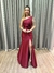 Vestido de festa longo nula manga, com aplicação de flor e fenda - Marsala