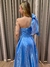 Vestido de festa longo nula manga com laço no ombro, saia evasê e fenda - Azul Serenity - loja online