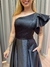 Vestido de festa longo nula manga, com babado estruturado e com bolso - Preto - Muzza | Vestidos de Festa para Madrinhas, Formandas e Convidadas