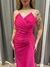 Vestido de festa longo alça com brilho, decote em V, drapeado e fenda lateral - Rosa Pink - Muzza | Vestidos de Festa para Madrinhas, Formandas e Convidadas