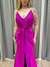 Vestido de festa longo alça com brilho, decote em V, detalhe em nó e fenda frontal - Fucsia - loja online