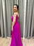 Vestido de festa longo alça com brilho, decote em V, detalhe em nó e fenda frontal - Fucsia
