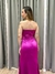 Vestido de festa longo tomara que caia, com transpassado no busto e fenda - Fucsia