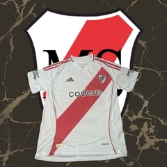 Camiseta Titular de River Plate 2024/2025 -VERSIÓN HINCHA DEL MANTO SAGRADO-