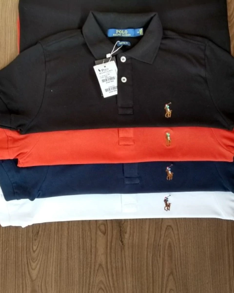 Camiseta polo masculina premium Ralph Lauren em piquet de algodão diversas cores. Toque de elegância para o estilo de verão, praia e lifestyle casual sofisticado.