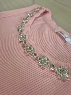 REGATA TIFFANY MODAL DETALHE FLORES EM STRASS na internet