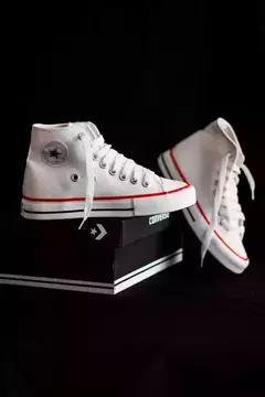 Imagen de Botitas Converse: Estilo y Comodidad en Colores Únicos + Morral de REGALO