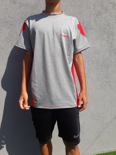 Remera Nike Dri - Fit y short Nike + Buzo medio cierre DE REGALO!! - Atrapados en la red