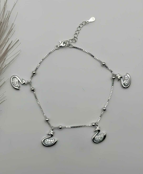 PULSERA VENECIANA CON CHICHES CISNE