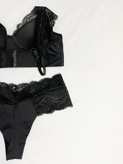 Lingerie Obsidiana - Sensuella