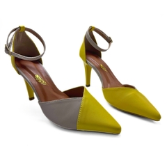 SCARPIN BICOLOR COM FIVELA SALTO 8CM - Eureka Calçados
