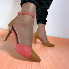SCARPIN BICOLOR COM FIVELA SALTO 8CM na internet