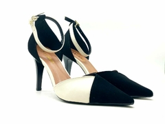 SCARPIN BICOLOR COM FIVELA SALTO 8CM - comprar online