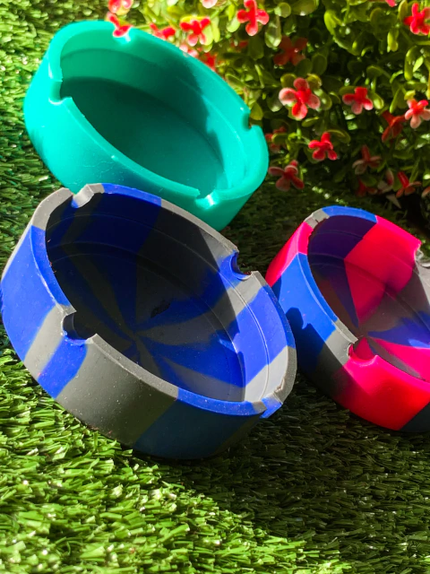 Cinzeiro redondo de silicone
