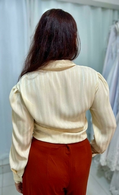 Camisa Bela na internet