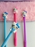 Caneta Fofa Hello Kitty e Kuromi, uma verdadeira joia que une estilo e diversão! Com um design encantador, essas canetas são perfeitas para quem ama personalizar suas anotações com um toque de fofura.
