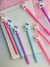 Caneta Fofa Hello Kitty e Kuromi, uma verdadeira joia que une estilo e diversão! Com um design encantador, essas canetas são perfeitas para quem ama personalizar suas anotações com um toque de fofura.
