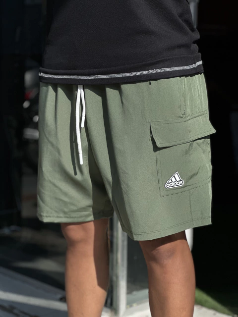 Shorts esportivos com bolso lateral Adidas - blackramp