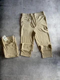 JOGGER RUSTICO EL DON BEIGE en internet