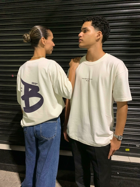 CAMISETA OVERSIZED THE CODE OF THE CITY - comprar online
